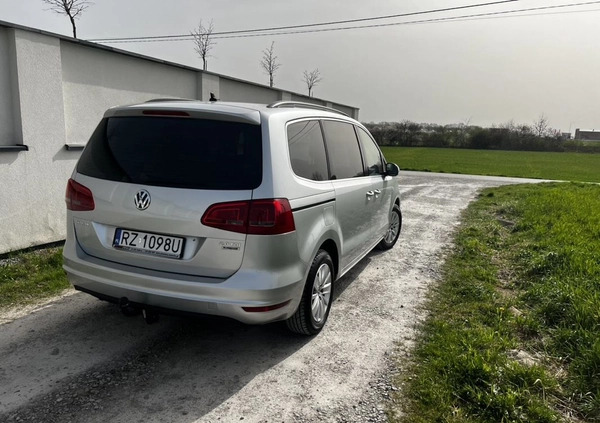Volkswagen Sharan cena 65900 przebieg: 215000, rok produkcji 2015 z Dębica małe 352